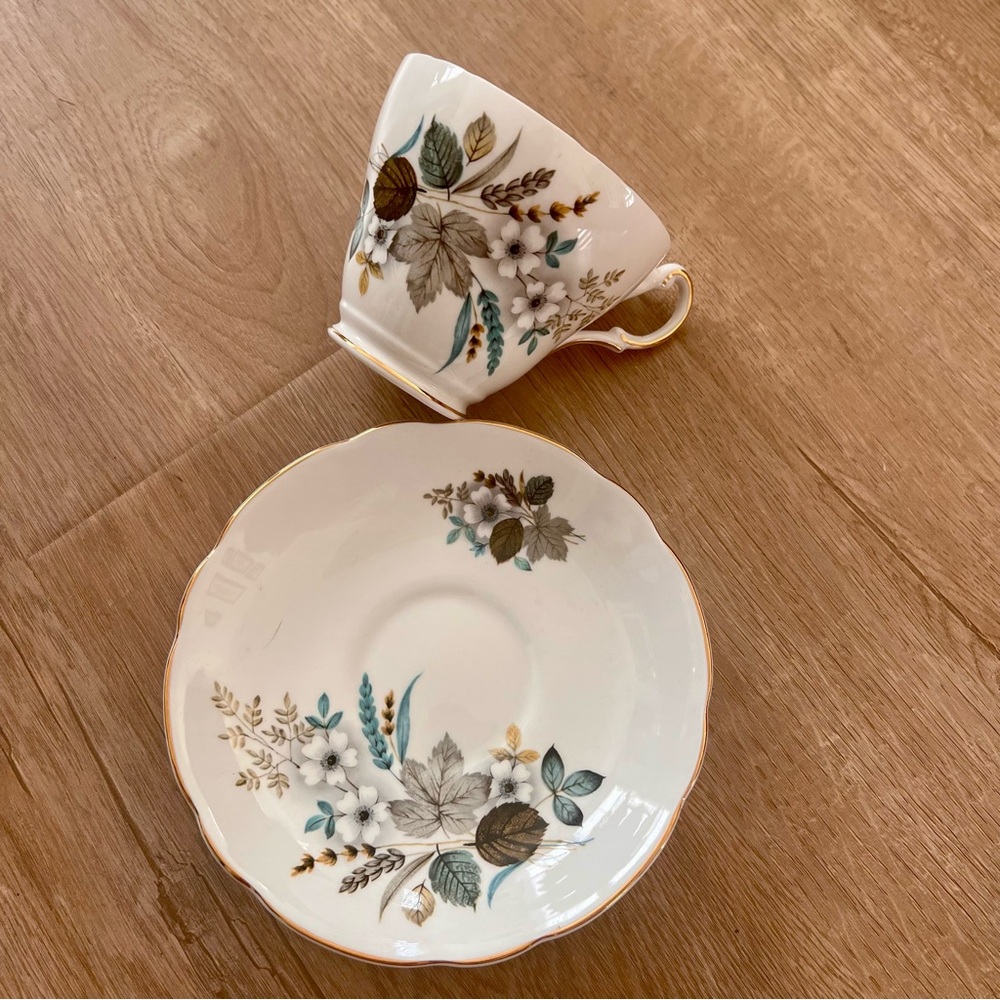 Vintage Regency Bone China Tea‎ Cup & Saucer Blue Green  Leaf Floral England